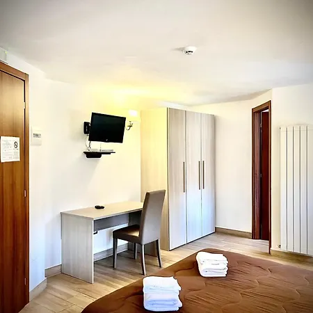Pinguino Hotel 3*